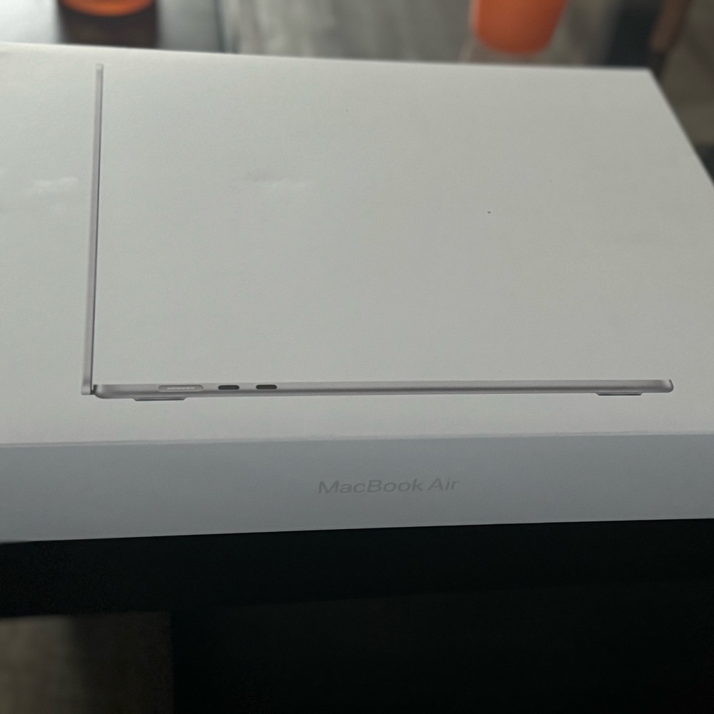 Apple - MacBook Air 15" Laptop - M2 chip - 8GB Memory - 512GB SSD - Silver